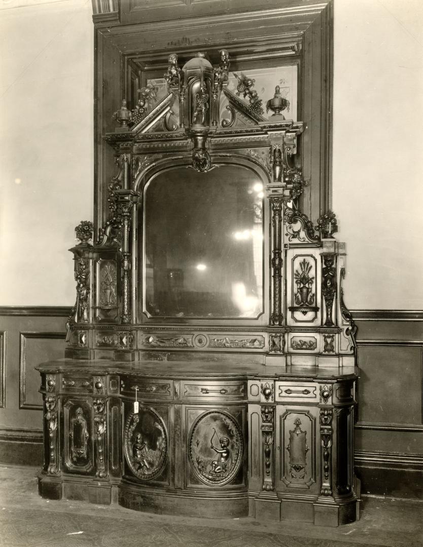 Queen's Hotel, Front Street West, north side, between Bay & York Streets, INTERIOR, dining room