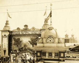 Historic photo from 1920 - Dufferin St. Gate in full glory with fan and ornaments in CNE