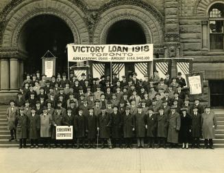 World War, 1914-1918, Victory Loan, committee, on steps of City Hall