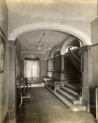 Macaulay, Sir James Buchanan, 'Wykeham Hall', College Street, south side, east of Bay Street; Interior, entrance hall