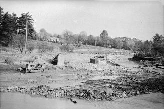 Toronto Suburban Railway, Woodbridge line, remains of bridge over West Branch Humber River e