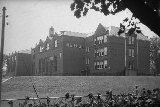 Humberside Collegiate Institute, Quebec Avenue, west side, north of Glendonwynne Road