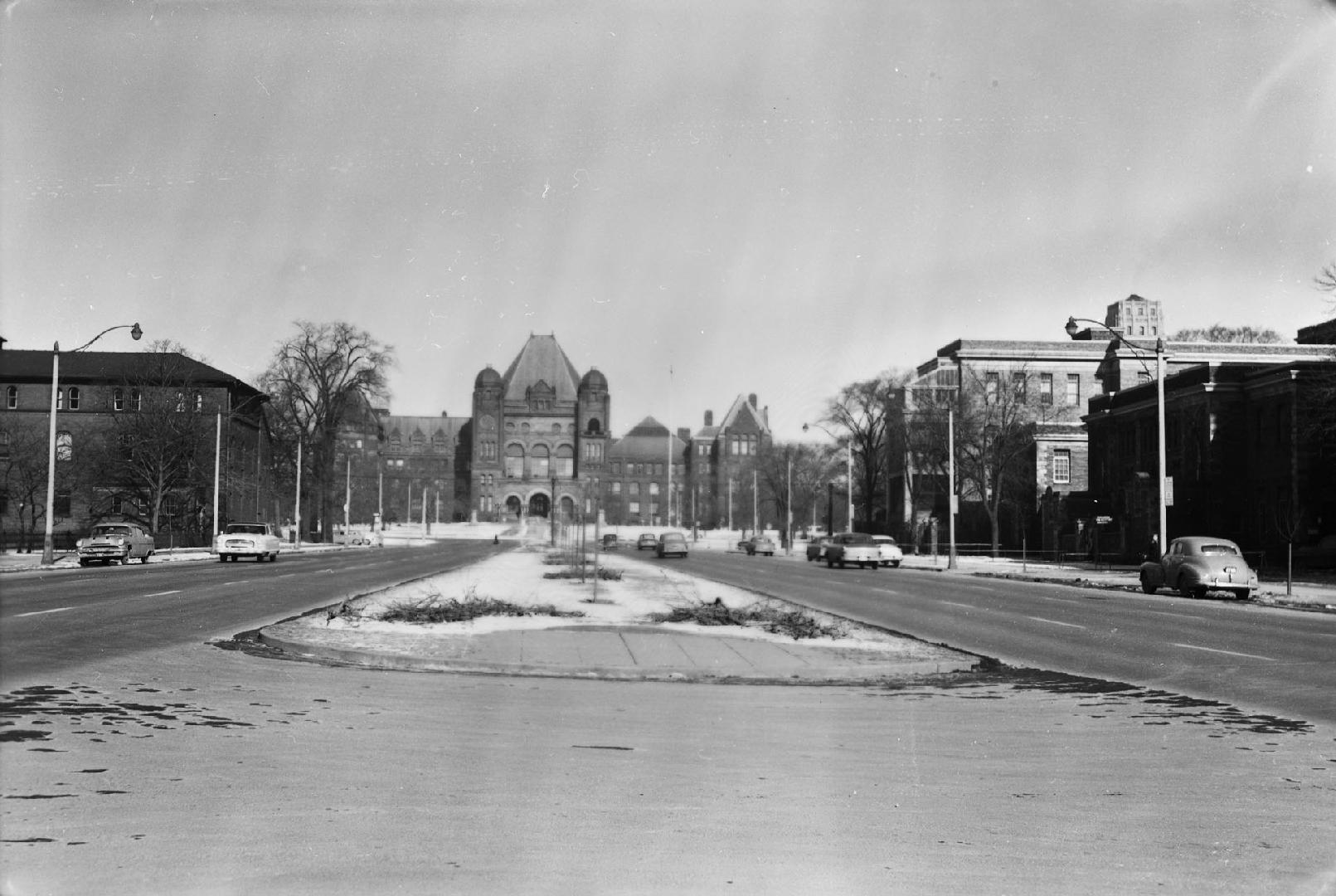 University Avenue, looking north from south of College St