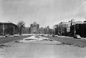 University Avenue, looking north from south of College St