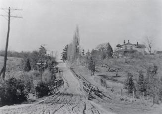 Historic photo from 1910 - Robert Cook house - Bayview Ave., looking n. from Eglinton Ave. East in Leaside