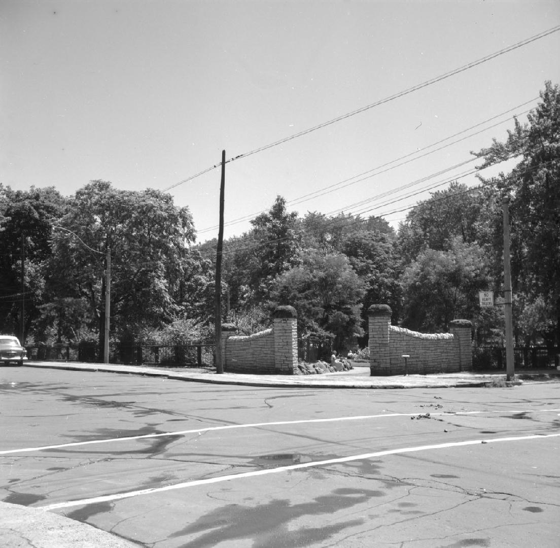 Riverdale Park, Zoo, gates, southeast corner Winchester & Sumach Streets