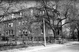 Perth Avenue Public School, Perth Avenue, west side, north of Ruskin Avenue (formerly southwest corner Antler St