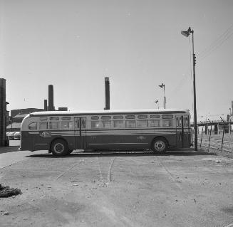 T.T.C., bus #1172, at T.T.C. Parkdale Garage, Sorauren Avenue, northeast corner Wabash Avenue