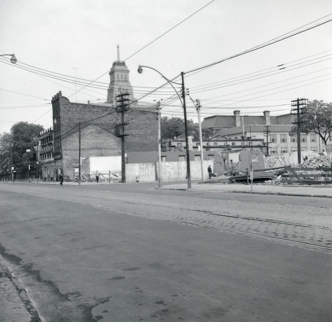 Queen Street West, looking west to Elizabeth St