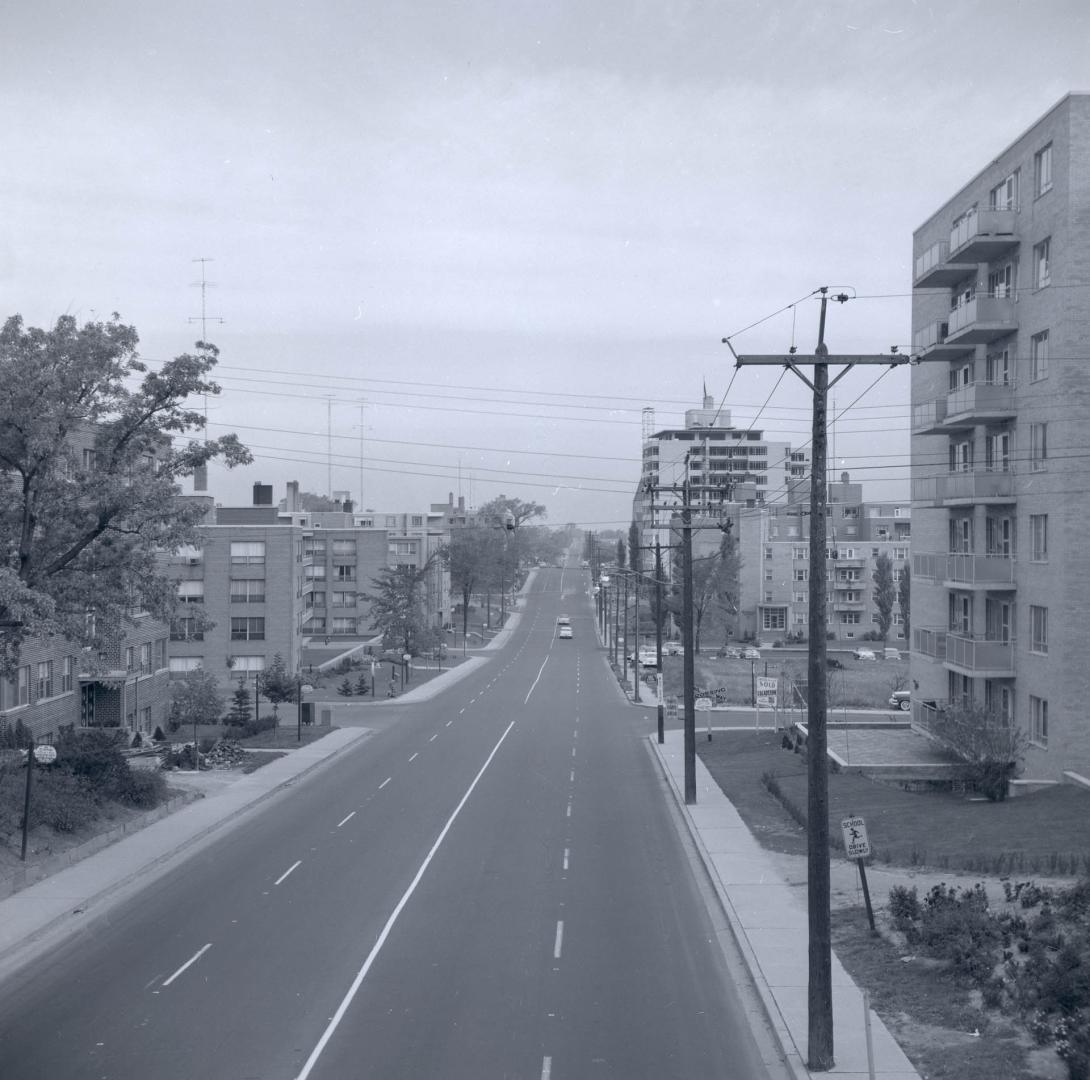 Bathurst St., looking north from Old Forest Hill Road bridge