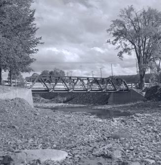 Islington Avenue, bridge over Humber River, looking s