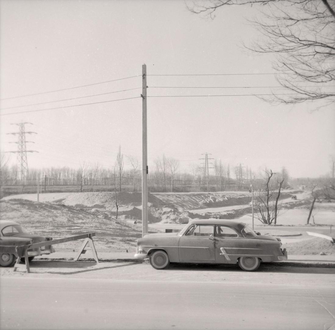 (The) Queensway, looking west from Parkside Drive during construction