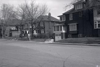Fairview Avenue, east side, from Evelyn Crescent to Woodside Avenue