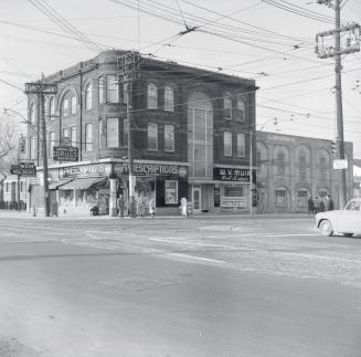 Historic photo from Sunday, November 20, 1955 - Heydon House Hotel - then George Smith Drugs and W.V. Muir Real Estate in The Junction