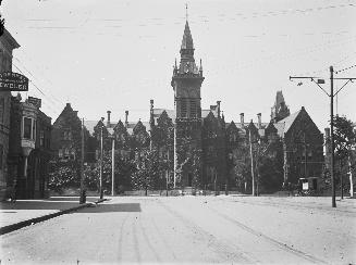 Knox College (1875-1915), Spadina Crescent