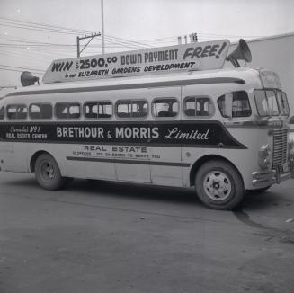 Roseland Bus Lines, bus #6, at Ecclestone Motors Ltd, Avenue Road