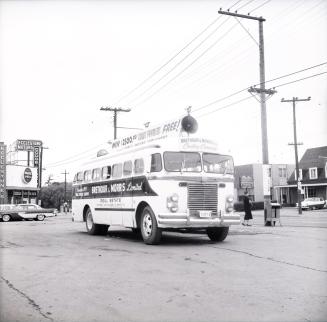 Roseland Bus Lines, bus #6, at Ecclestone Motors Ltd, Avenue Road, northwest corner Lawrence Avenue W