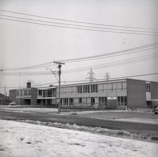 Kipling Grove Public School, Glen Agar Drive, east side, between Beaverbrook Avenue & North Heights Road