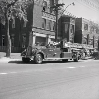 Fire Hall, Toronto, Main St., e. side, s. of Swanwick Ave., showing fire engine, Aerial no. 22.