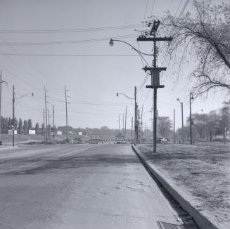 Lakeshore Road., looking e. from west of Parkside Drive