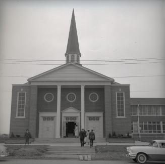 Willowdale United Church (opened 1954), Kenneth Avenue, east side, north of Church Avenue