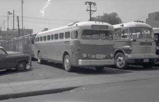 Gray Coach Lines, bus #1450, at Gray Coach Lines lot, Elizabeth St