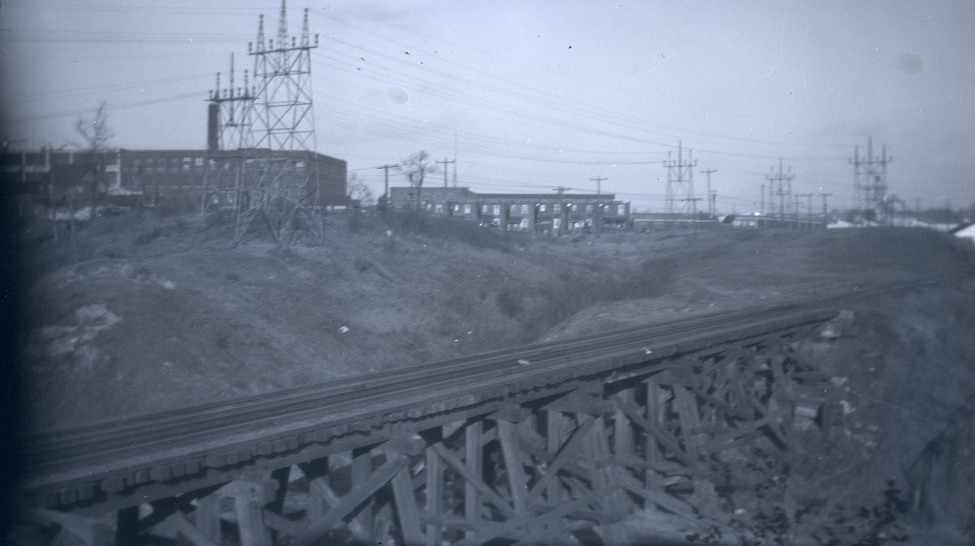 Toronto Suburban Railway, bridge, behind Swift Canadian Co