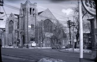 Avenue Road Presbyterian (United) Church, Avenue Road, northeast corner Roxborough Street West