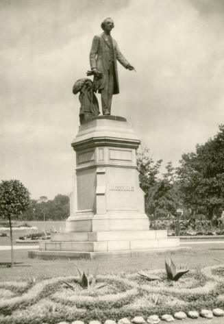 Macdonald, Sir John A., monument, Queen's Park, in front of Parliament Buildings