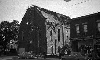 Parliament St. Methodist (United) Church, Parliament St., southeast corner Oak St., during demolition