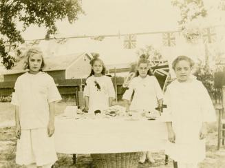 World War, 1914-1918, Red Cross, garden party in grounds of Empringham Hotel, Danforth Avenue, southwest corner Dawes Road