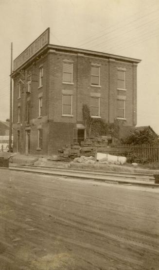 Empringham hotel (1890s-1913), Danforth Avenue, southwest corner Dawes Road