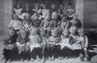Roden Public School, Ashdale Avenue, west side, north of Gerrard Street East, infant class