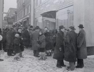Historic photo from 1931 - People waiting for the grand opening of the Consumers Gas Showroom on Yonge St. in North Toronto