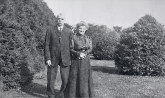 Snider, John Charles, 1852-1940, with wife Elizabeth Ann (Devins), 1864-1943
