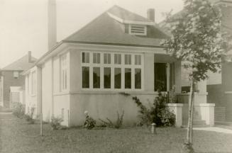 House, Glengarry Avenue, no. 96, northeast corner of Greer Road. Image shows a one storey resid ...