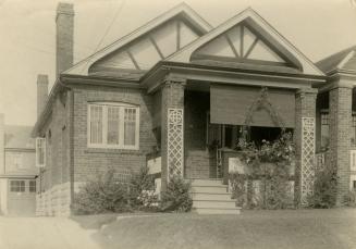 House, 40 Jedburgh Road, west side, north of Glengarry Avenue. Image shows a one storey residen ...
