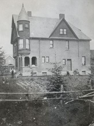 Historic photo from 1905 - 117 Glengrove Ave. W. at Heather St. in Lytton Park