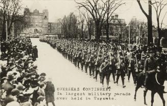 World War, 1914-1918, parade of troops before leaving, University Avenue, looking north to Queen's Park