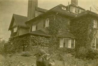 Historic photo from 1910 - Ardenvohr - Dyce W. Saunders house built 1906 - 213 Poplar Plains Road at Clarendon Ave. - Eden Smith Architect in South Hill