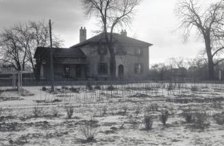 Dennis, Henry , house, Buttonwood Avenue, at former end (now approx