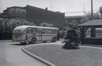 Hollinger Bus Lines, bus #89, at T