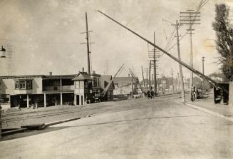 Lakeshore Road, looking west from west of Sunnyside Avenue, Toronto, Ontario