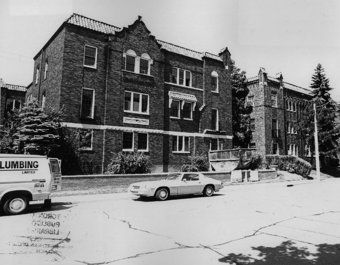 Oriole Apartments, Oriole Parkway, west side, between College View Avenue and Eglinton Avenue W ...