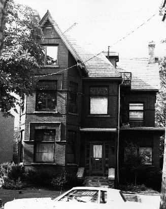 House, 42 Keewatin Avenue, north side, east of Yonge Street, Toronto, Ontario. Image shows a tw ...