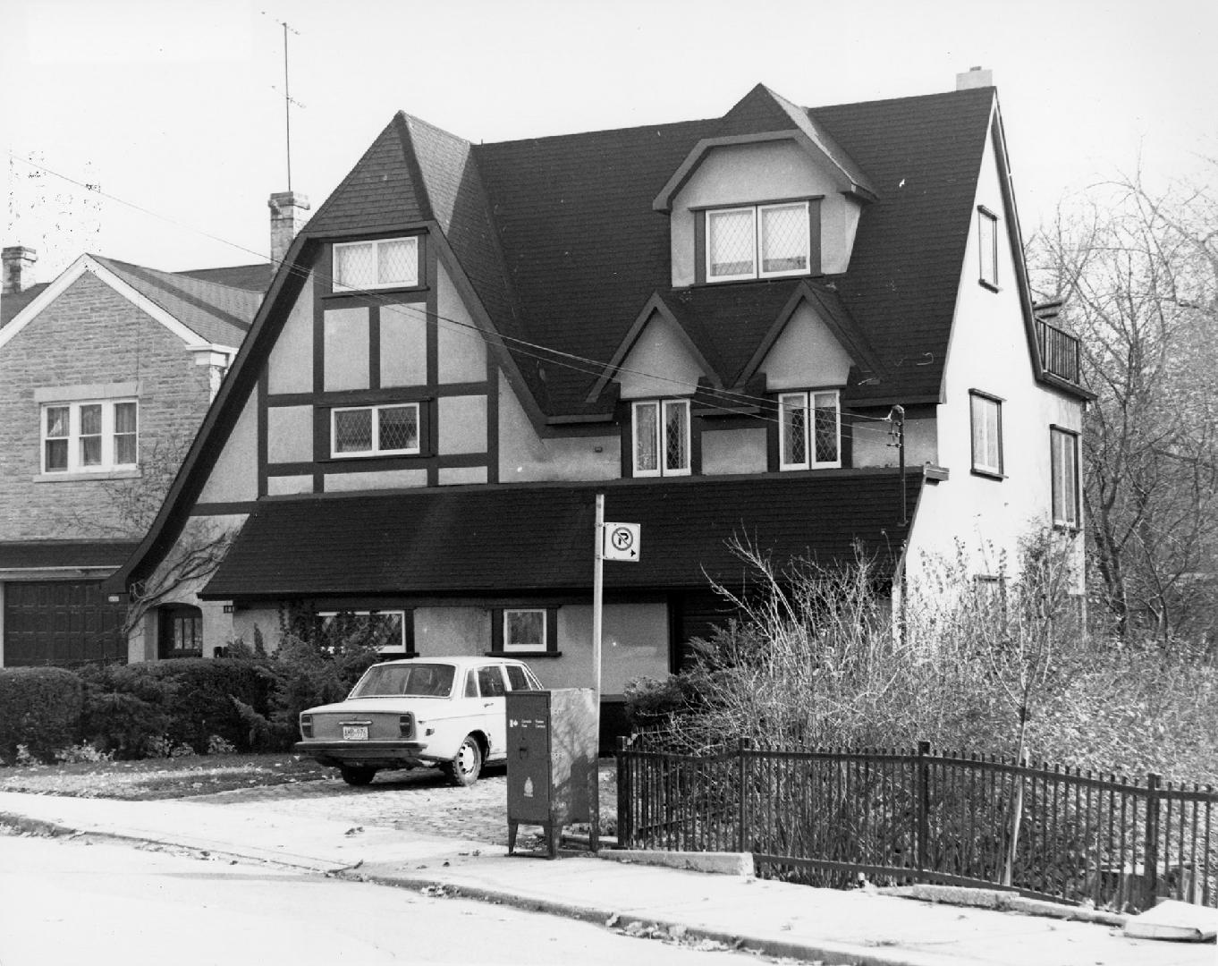 House, Lytton Boulevard, southeast corner of Begg Parkette, Toronto, Ontario. Image shows a thr ...