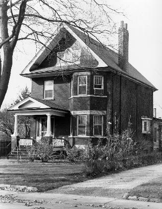 House, Lytton Boulevard, north side, between Heather Street and Alexandra Boulevard, Toronto, O ...