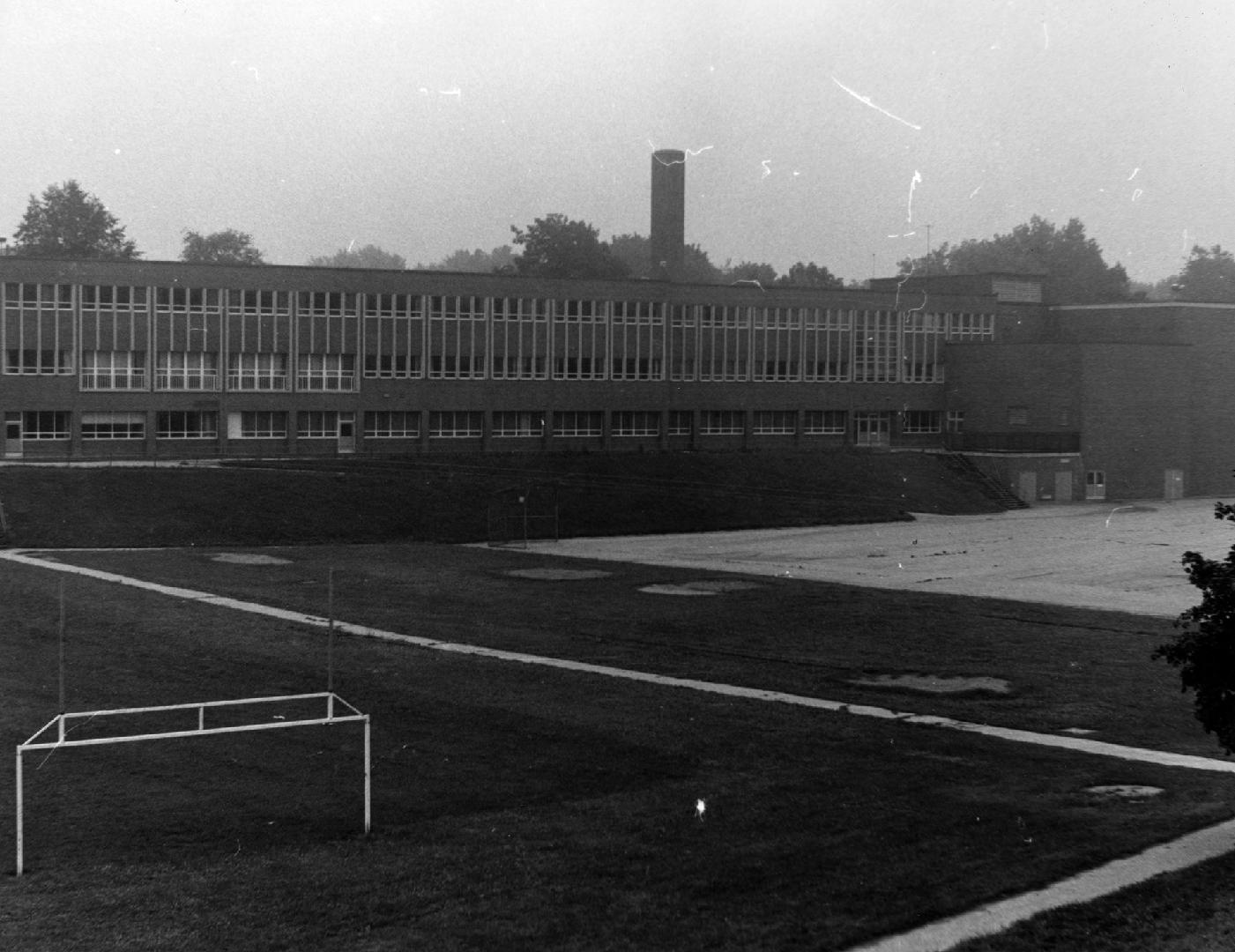 Glenview Public School, Rosewell Avenue, east side, north of Glenview Avenue, Toronto, Ontario. ...