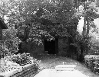 Coach House, 23 Glengrove Avenue West, south side, between Yonge Street and Duplex Avenue, Toro…