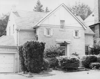 House, Golfdale Road, south side, between Mount Pleasant Road and Ronan Avenue, Toronto, Ontari ...
